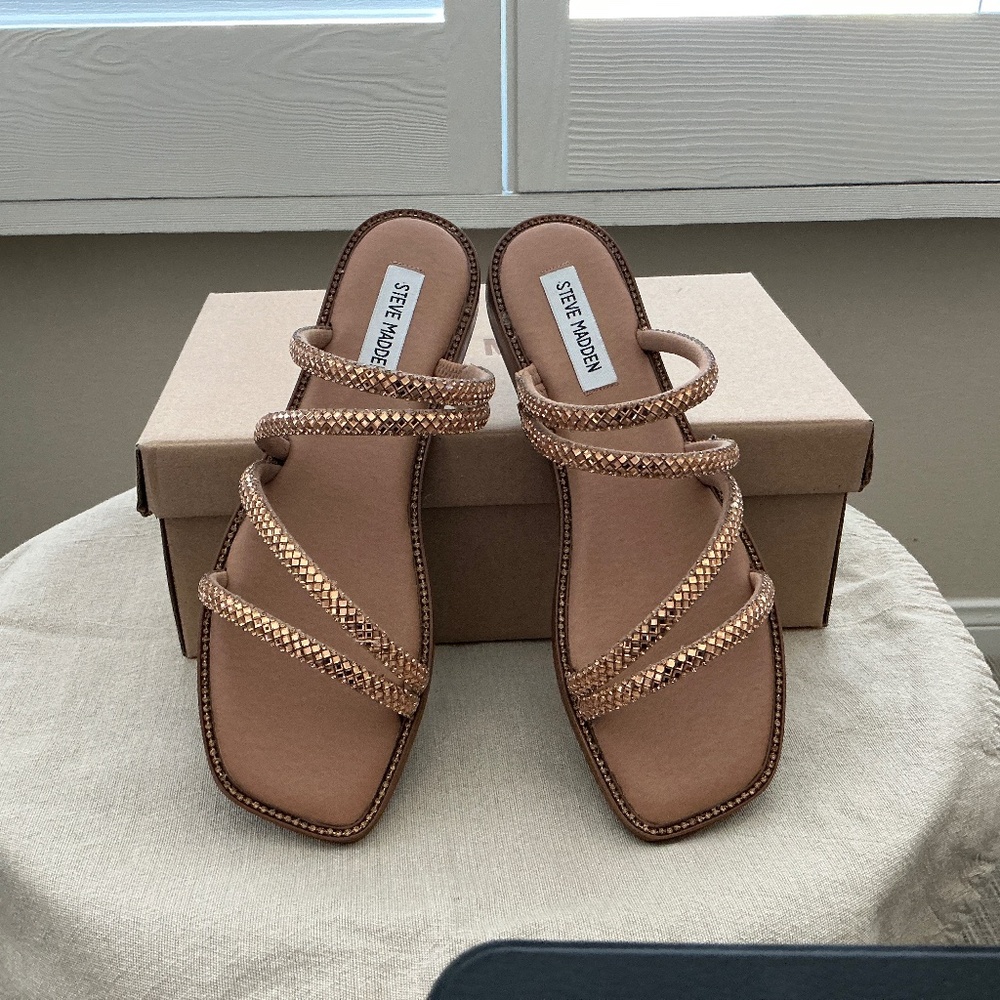 Brand New Steve Madden Rose Gold Sandals Size 8